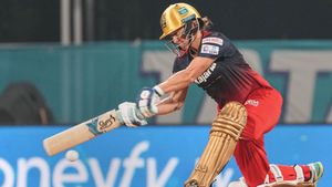WPL: Sophie Devine steals the show with 99 in RCB's win over Gujarat Giants in high-scoring chase