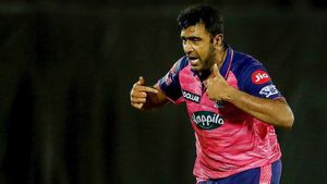 Ravi Ashwin loses temper in Chennai event, calls to 'take away' Mobiles