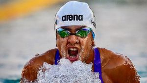 India's fastest Breaststroke Swimmer Chahat Arora signed by ENGN; 2nd swimmer after Maana Patel