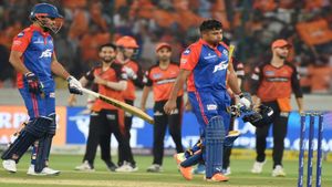IPL 2023: Twitter Reacts as Delhi Capitals suffer another batting collapse