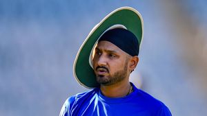 Harbhajan Singh comes down hard on IPL franchises for 'running after' foreign captains, ignoring Indian stars