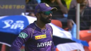 GT vs KKR, IPL 2023: Jagadeesan takes wonder catch to dismiss Saha - Watch