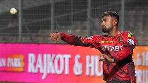 IPL 2023: KKR's Litton Das leaves team due to Family Emergency, flies back to Dhaka