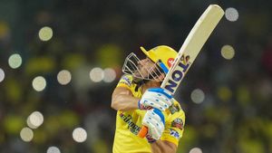 IPL 2023: MS Dhoni finishes off in style once again, hits two sixes on final two balls to bring up CSK's 200
