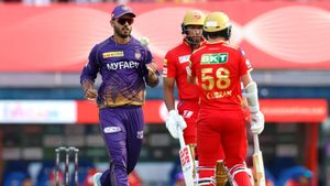 IPL 2023: PBKS vs KKR match delays before 2nd innings start due to floodlight failure