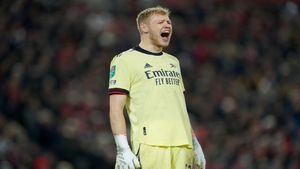 Arsenal goalkeeper Aaron Ramsdale signs long-term deal with the Gunners