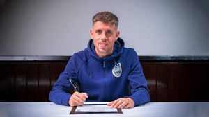 Alberto Noguera: Spanish midfielder signs new deal with ISL club Mumbai City FC