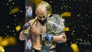 ONE Heavyweight World Champion Arjan Bhullar Embraced By Sports Teams During Indian Homecoming Tour