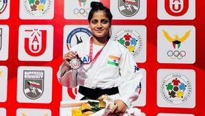 Khelo India Games: Judoka Asmita Dey, daughter of a bicycle mechanic, shaping her dreams away from home