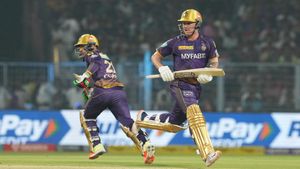 'Bas Buri Tarah Maat Haarna': KKR Trolled by Fans after 'Chennai Express' Twitter Post