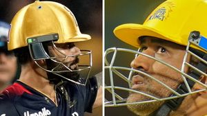 IPL 2023: MS Dhoni explains Virat Kohli's technique in CSK dressing room - Watch video