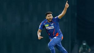 LSG vs MI IPL 2023: 'I am playing for my Papa', Mohsin Khan breaks down after last over heroics