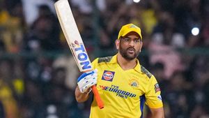 IPL 2023: CSK batting coach Mike Hussey reveals why MS Dhoni bats down the order