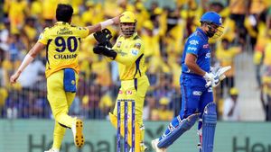 IPL 2023: Mastermind MS Dhoni inflicts 16th IPL duck on Rohit Sharma - Watch Video