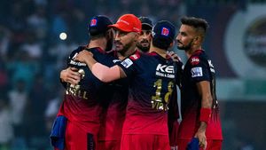 IPL 2023: Sanjay Bangar and Mike Hesson assert RCB will come back stronger after successive defeats