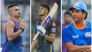IPL 2023: Shubman Gill's picture with Arjun and Sachin Tendulkar after GT vs MI Qualifier 2 viral; fans react
