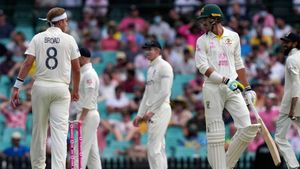 Mitchell Starc hits back at Stuart Broad for declaring Australia's 4-0 scoreline in previous Ashes as 'void'