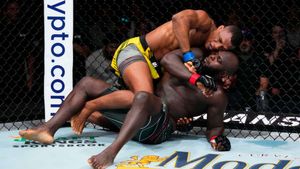 UFC Charlotte 2023 Results: Almeida enters heavyweight top 10 after submission victory over Rosenstruik