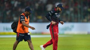 IPL 2023: Virat Kohli suffers knee injury; RCB coach gives update