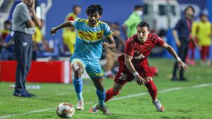 Indian Super Legue: Mumbai City sign Akash Mishra from Hyderabad FC
