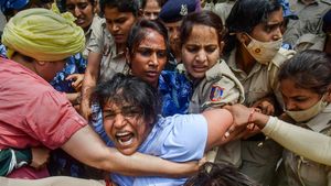 Wrestlers' Protest: Sakshi Malik, Bajrang Punia rubbish withdrawal from movement, term it conspiracy