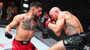 UFC Jacksonville 2023 Results: Topuria dominates Emmett for decision win as Barber stops Ribas