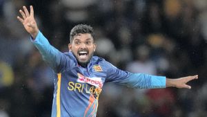 Best Bowling Figures For Sri Lanka in ODIs: Wanindu Hasaranga Enters Top 10 With 6-Wicket Haul in WC Qualifier