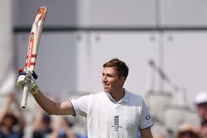Ashes 2023: Zak Crawley acknowledges loyalty after smashing 189 off 182 at Old Trafford