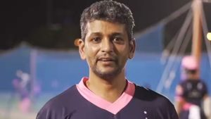 Amol Muzumdar favourite to become Indian women's cricket team head coach