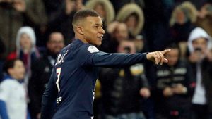 Kylian Mbappe offered Rs 9135 crore deal by PSG to snub Real Madrid: Reports