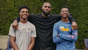 LeBron James' son Bronny suffers cardiac, rushed to hospital