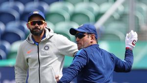 'Sab Doglapaan hain...': Tech tycoon blames Kohli, Ganguly and Dhoni in bizarre protest on online gaming