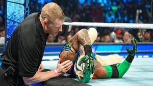 WWE Smackdown: Rey Mysterio reportedly suffers head injury after scary bump