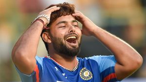 'Best advice bro' - Rishabh Pant approves Pat Cummins' suggestion to David Warner after joining Threads