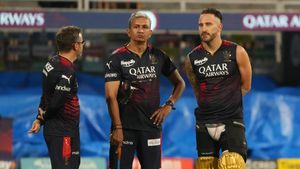 RCB to sack Sanjay Bangar and Mike Hesson ahead of IPL 2024?