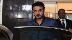Waqar Younis joins Pakistan cricketers to slam Ganguly for his remark on India vs Pakistan matches