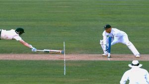 Ashwin backs Nitin Menon after England fans boo him for controversial run out decision involving Steve Smith