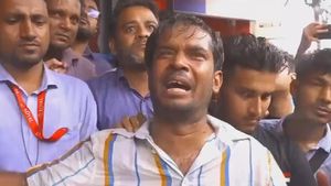 Tamim Iqbal retired: Fans cry on Bangladesh streets - Watch video; Twitter reaction