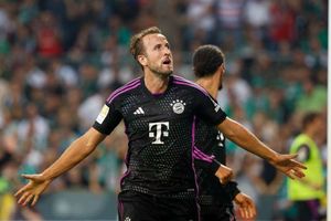 Harry Kane scores on Bundesliga debut as champions Bayern open with big away win