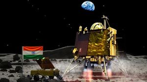 Chandrayaan-3 lands successfully on Moon: Indian Cricketers lead sports fraternity to congratulate ISRO