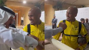 Fabinho Receives Rolex Watch As Gift From Fan Following Saudi Pro League Debut With Al-Ittihad