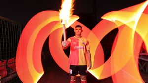 East Bengal launch home kit for ISL season - Watch