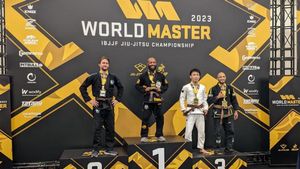 Demetrious Johnson Wins Gold At IBJJF Masters World Competition