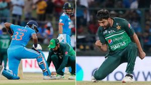 India Pakistan Match: Haris Rauf ties Hardik Pandya's shoelaces, echo Spirit of Cricket in midst of rivalry