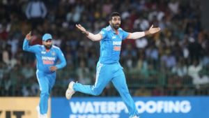 Asia Cup 2023: Jasprit Bumrah injury scare as he twists his ankle during IND vs SL match