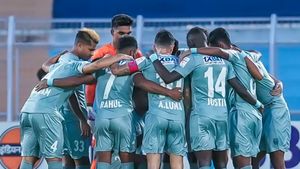 Kerala Blasters vs Bengaluru FC Highlights, ISL 2023-24: KBFC 2-1 BFC at Full Time, Gurpreet commits howler in loss