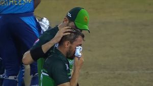 PAK vs SL: Shaheen Afridi consoles heartbroken Zaman Khan after youngster fails to defend 8 runs in final over