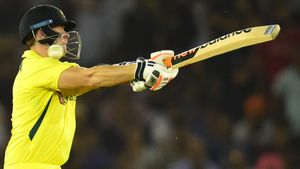 Cricket Australia's mandatory neck guard rule could force Smith and Warner to fall in line