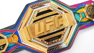 Noche UFC 2023: Flyweight Champ Alexa Grasso Presented WIth Tribe Belt #1