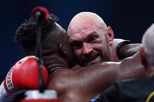 Tyson Fury recovers from knockdown in split decision win over Francis Ngannou